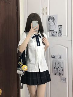 小奈中·衬衫-资料图