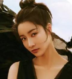 李佳怡