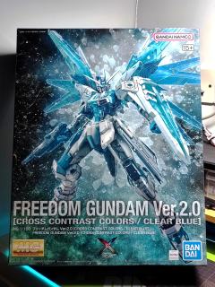 MG ZGMF-X10A 自由高达 Ver.2.0 [交叉对比色/ 透明蓝]-资料图