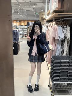茗荷私立·西服-资料图