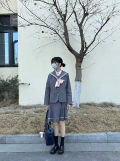 小野花崎·西服套装-资料图