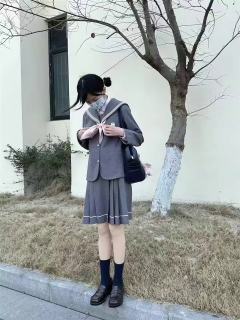 小野花崎·西服套装-资料图