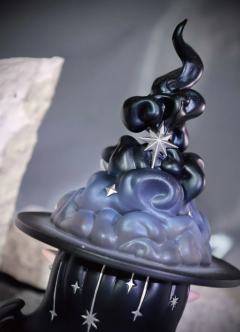 星辰魔女-资料图