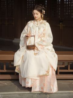 花团酥-资料图