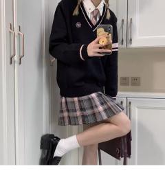 野川莓莓·套头毛衣-资料图