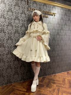 Holy Night Cape Coat 大衣-资料图