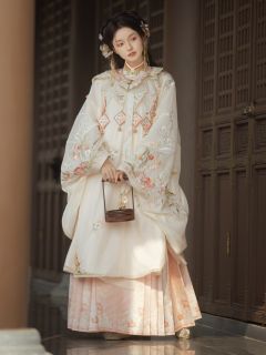 花团酥-资料图