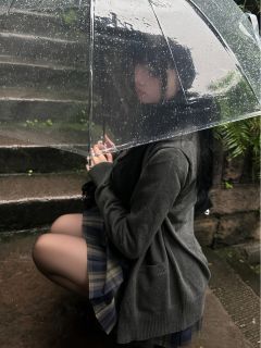 棕茶·格裙-资料图