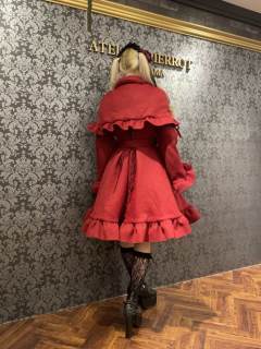Holy Night Cape Coat 大衣-资料图
